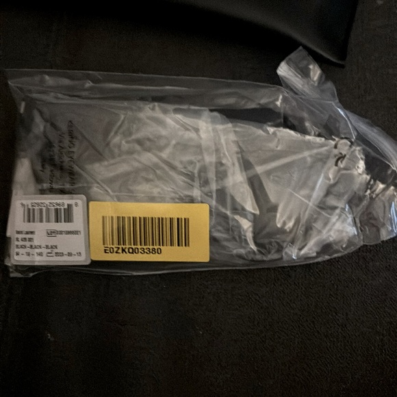 Womens Saint Laurent Cateyes Sunglasses, case & dust cloth. nwt - Picture 6 of 9